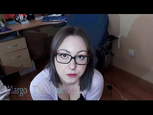 ❤️ Ragazza sexy con gli occhiali succhia il dildo profondamente sulla macchina fotografica Slutsal it.tukifporno.ru ❌